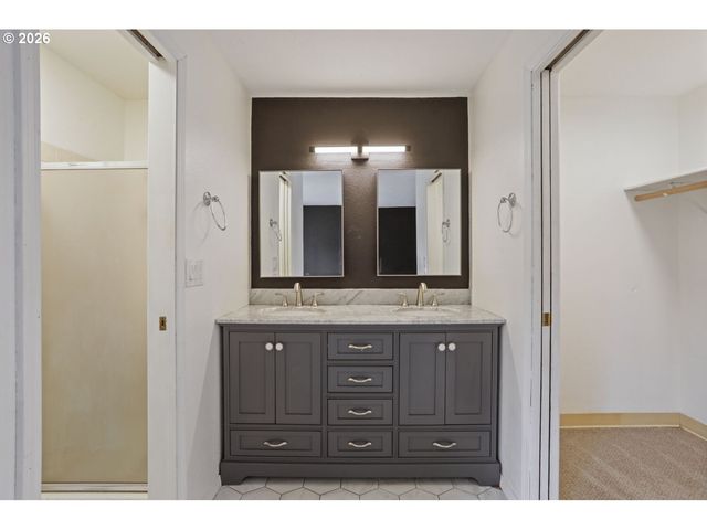 3034 Se TIMBERLAKE Dr, Hillsboro, OR 97123