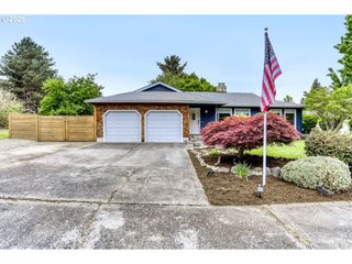 3034 Se TIMBERLAKE Dr, Hillsboro, OR 97123