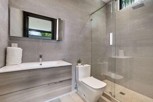 3462 NE 171st Street, North Miami Beach, FL 33160