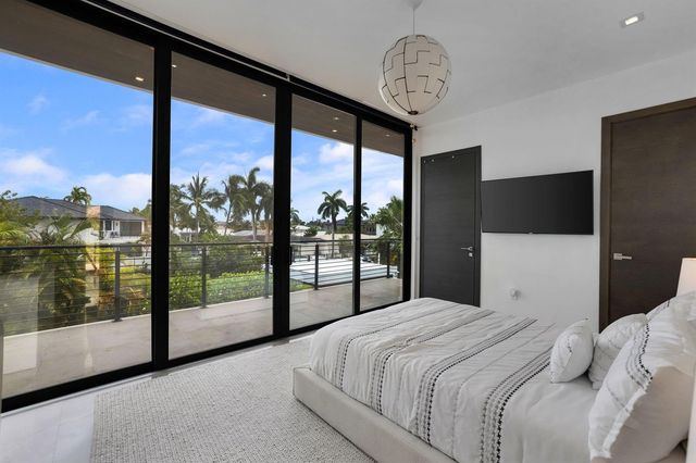 3462 NE 171st Street, North Miami Beach, FL 33160
