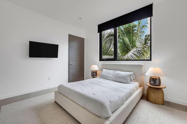 3462 NE 171st Street, North Miami Beach, FL 33160