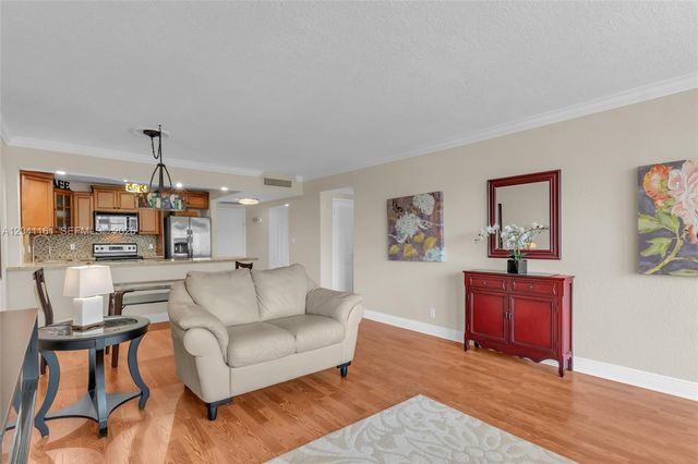 3725 S Ocean Dr 422, Hollywood, FL 33019