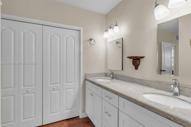 3725 S Ocean Dr 422, Hollywood, FL 33019