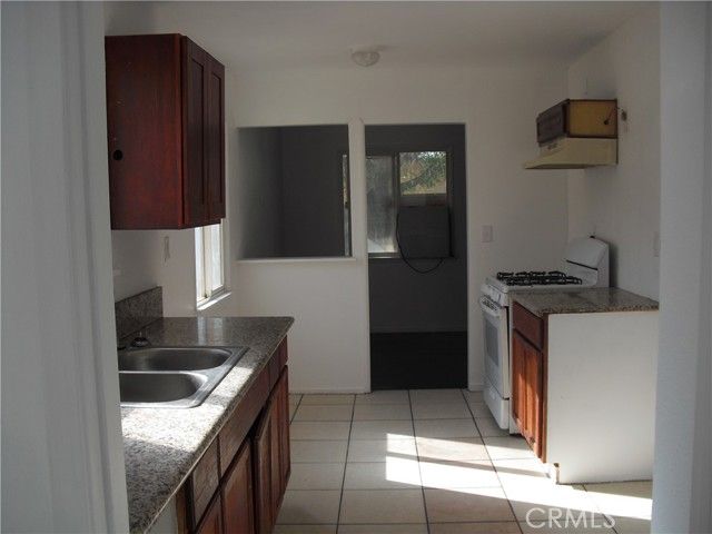 724 W Avenue H10, Lancaster, CA 93534