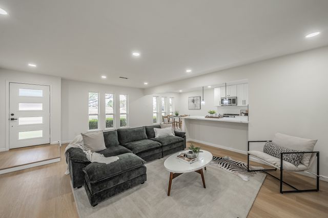 13551 Rawhide Parkway, Farmers Branch, TX 75234