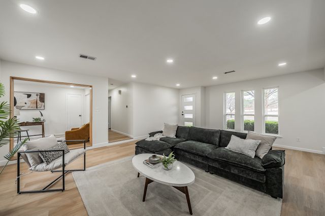 13551 Rawhide Parkway, Farmers Branch, TX 75234