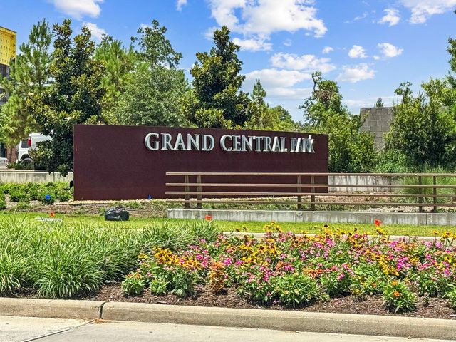 316 Coldwater Creek Court, Conroe, TX 77304