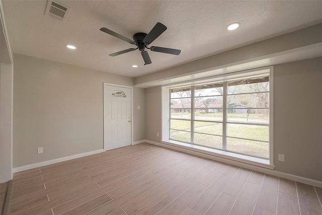 5874 Reed Road, Houston, TX 77033