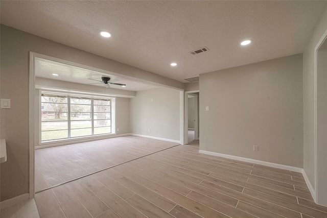 5874 Reed Road, Houston, TX 77033