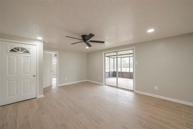5874 Reed Road, Houston, TX 77033