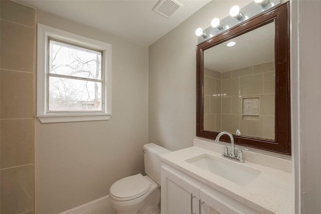 5874 Reed Road, Houston, TX 77033