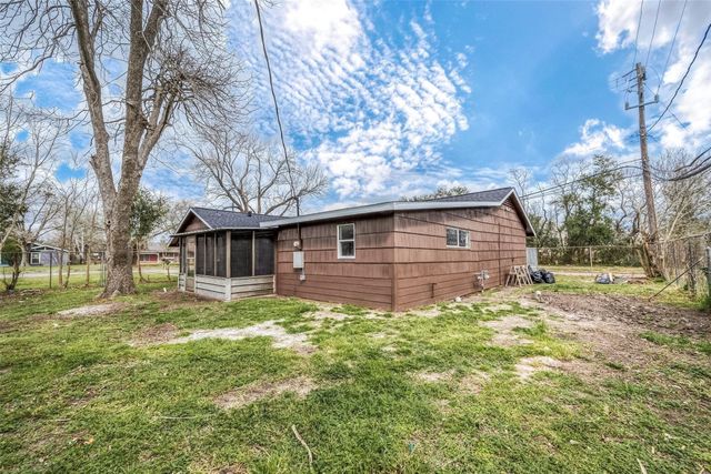 5874 Reed Road, Houston, TX 77033