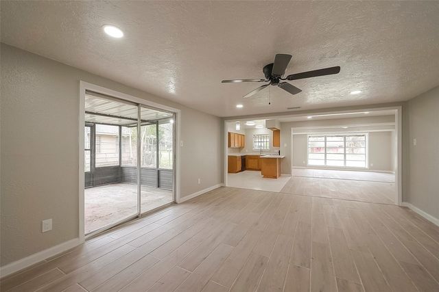 5874 Reed Road, Houston, TX 77033