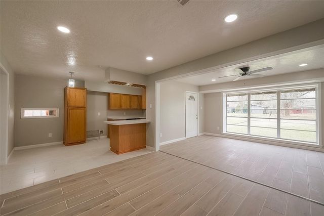 5874 Reed Road, Houston, TX 77033