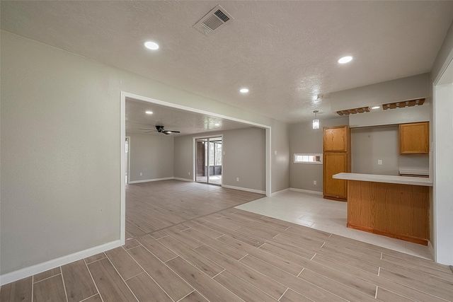 5874 Reed Road, Houston, TX 77033