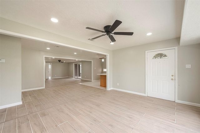 5874 Reed Road, Houston, TX 77033