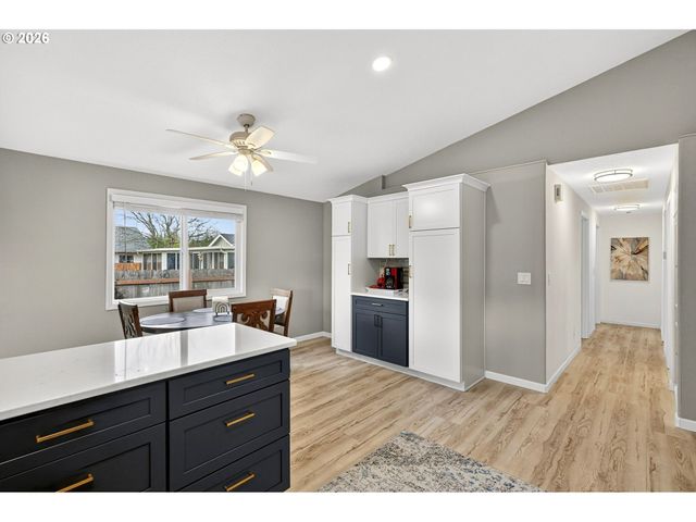 9313 Ne 82ND Cir, Vancouver, WA 98662