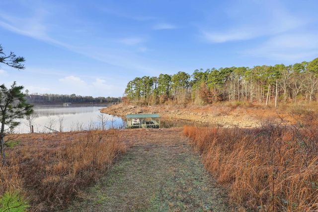 204 Burning Tree Rd., Greers Ferry, AR 72067