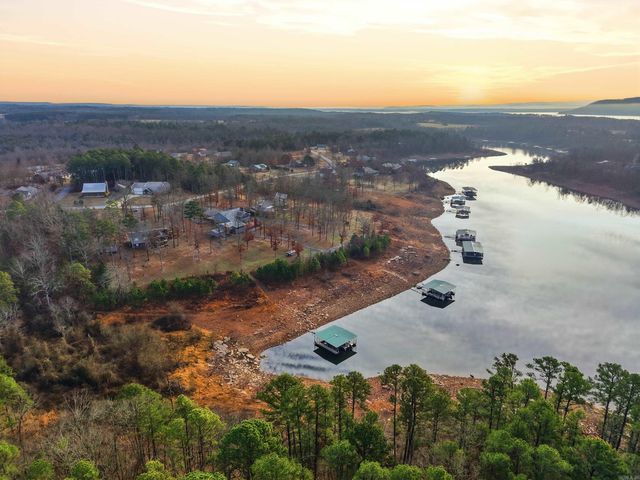 204 Burning Tree Rd., Greers Ferry, AR 72067