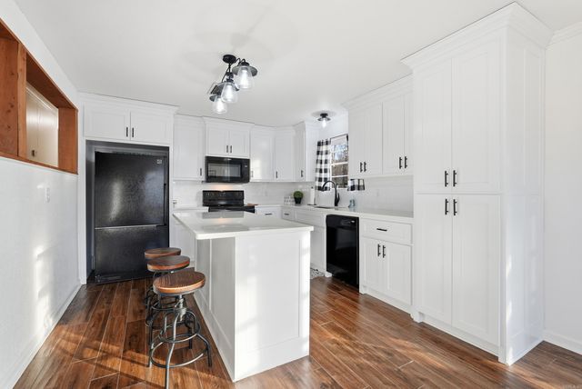 204 Burning Tree Rd., Greers Ferry, AR 72067