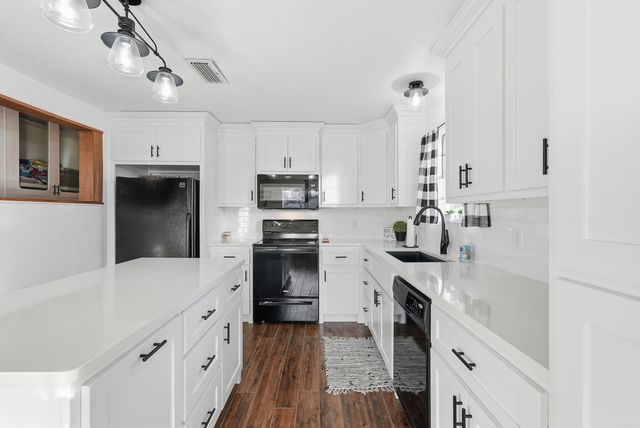 204 Burning Tree Rd., Greers Ferry, AR 72067