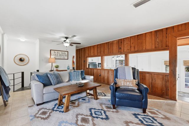 204 Burning Tree Rd., Greers Ferry, AR 72067