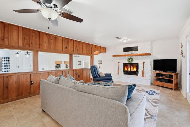 204 Burning Tree Rd., Greers Ferry, AR 72067