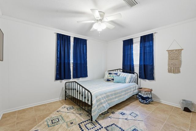 204 Burning Tree Rd., Greers Ferry, AR 72067