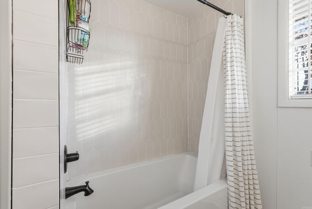 204 Burning Tree Rd., Greers Ferry, AR 72067