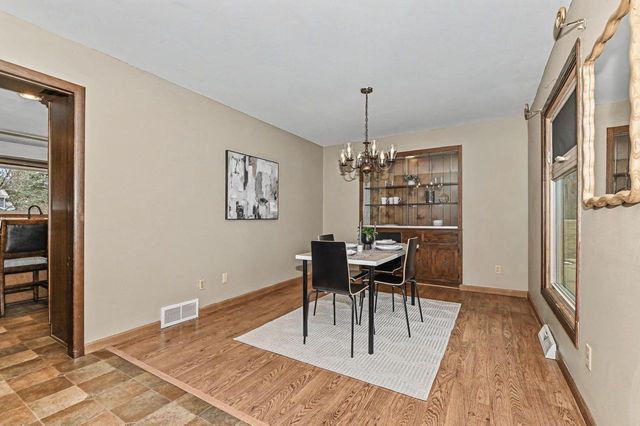 3355 S Cari Adam DRIVE, New Berlin, WI 53146