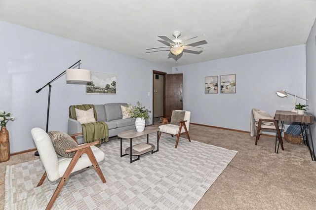 3355 S Cari Adam DRIVE, New Berlin, WI 53146