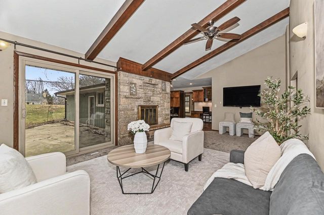 3355 S Cari Adam DRIVE, New Berlin, WI 53146