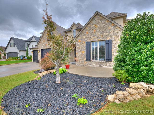 10712 S 95th East Court, Tulsa, OK 74133