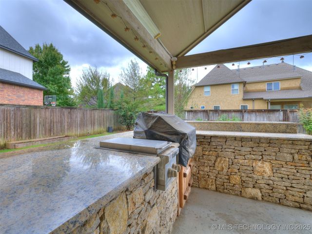 10712 S 95th East Court, Tulsa, OK 74133