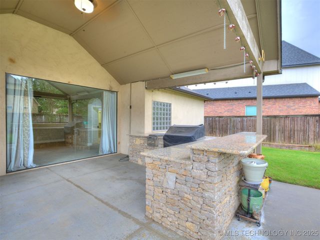 10712 S 95th East Court, Tulsa, OK 74133