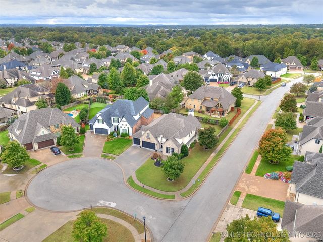 10712 S 95th East Court, Tulsa, OK 74133