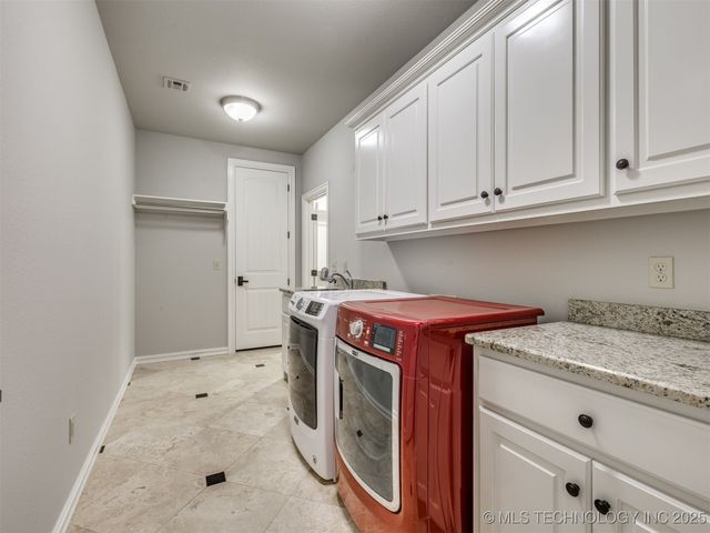 10712 S 95th East Court, Tulsa, OK 74133