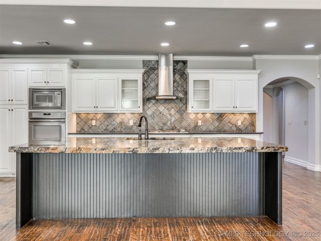 10712 S 95th East Court, Tulsa, OK 74133