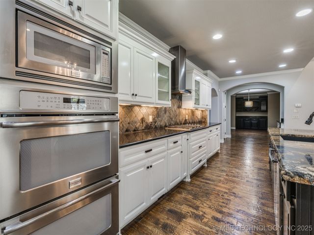 10712 S 95th East Court, Tulsa, OK 74133