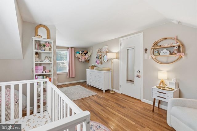 18 BUTTONWOOD AVE, Malvern, PA 19355