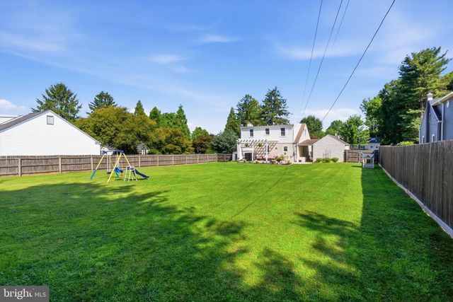 18 BUTTONWOOD AVE, Malvern, PA 19355