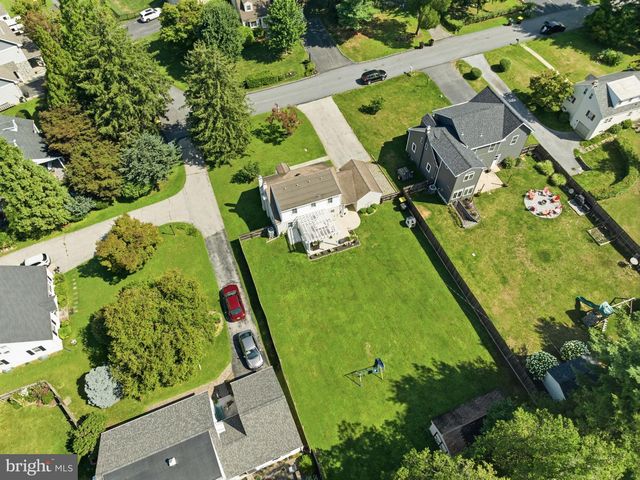 18 BUTTONWOOD AVE, Malvern, PA 19355