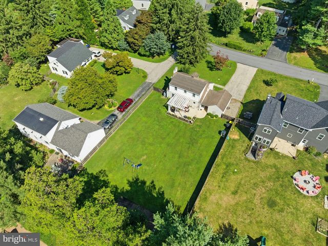 18 BUTTONWOOD AVE, Malvern, PA 19355
