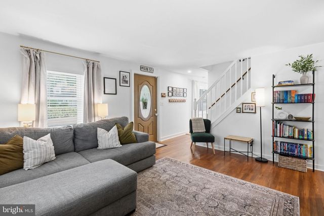 18 BUTTONWOOD AVE, Malvern, PA 19355
