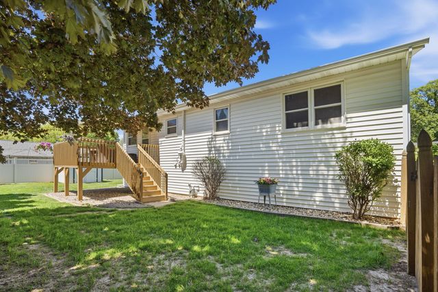 1007 7th Street, Hampton, IL 61256