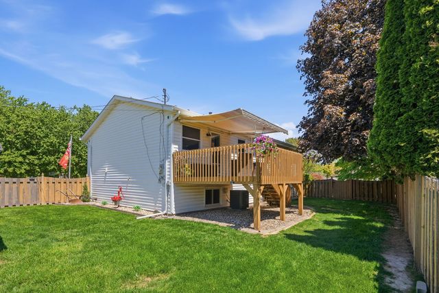 1007 7th Street, Hampton, IL 61256