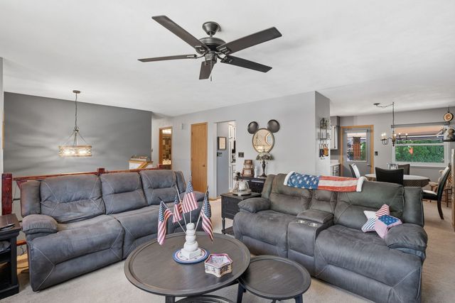 1007 7th Street, Hampton, IL 61256