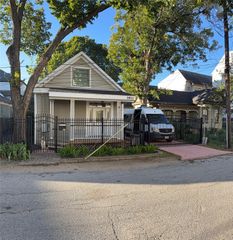 3911 Barnes Street, Houston, TX 77007