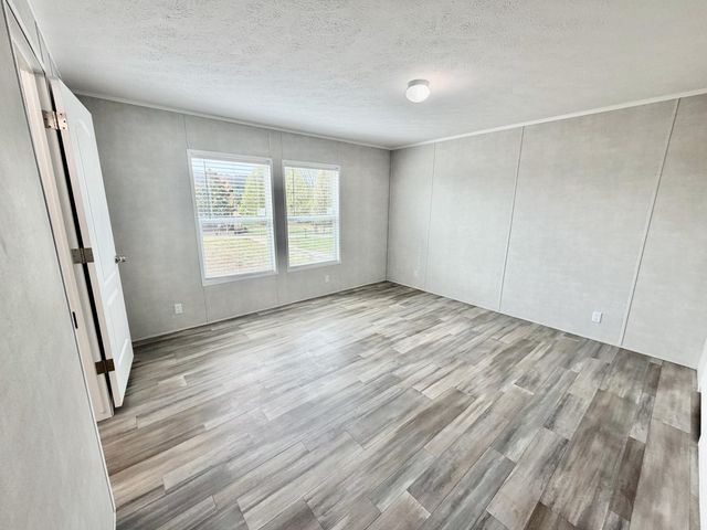 207 Rolling Cliff Drive, Bronston, KY 42518