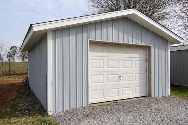 207 Rolling Cliff Drive, Bronston, KY 42518